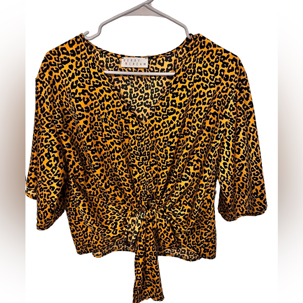 Berry & cream cavenders brand leopard top